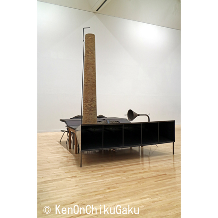 マーク・マンダース10